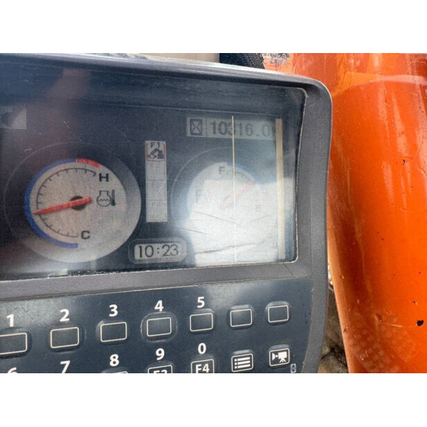 2011 Hitachi ZX 350 LC-3-45949183