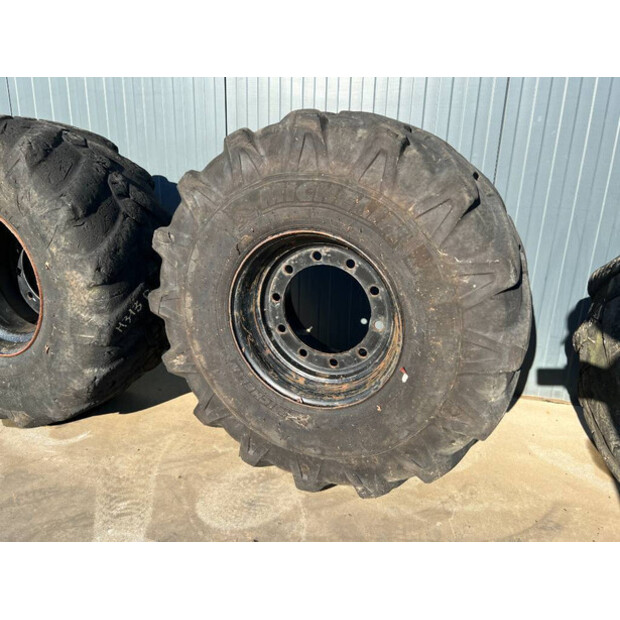 كاتربيلر 445/70R19.5-45949527