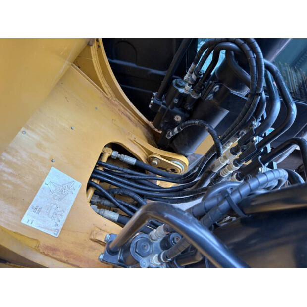 2016 Caterpillar 320FL-45950124