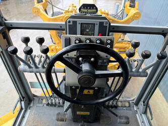 2018-caterpillar-140k-1431375-45951170