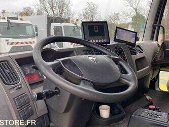 2012-renault-premium-1431434-45964465