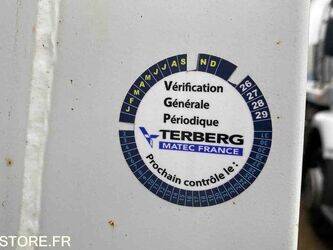 2012-renault-premium-1431434-45964482