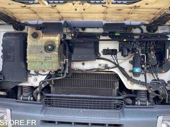 2012-renault-premium-1431434-45964491