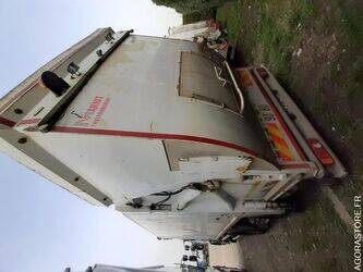 2010-renault-premium-1431437-45964526