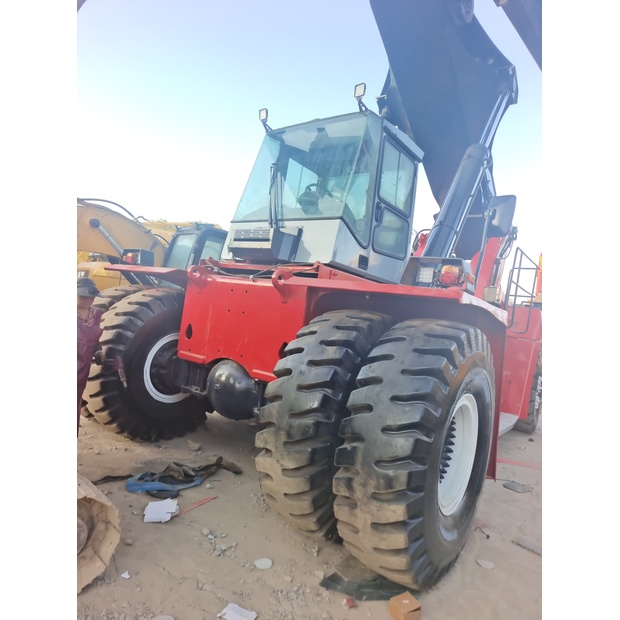 2024 KALMAR DRT450-45964619