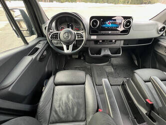 2019-mercedes-benz-sprinter-319cdi-1401493-45965379