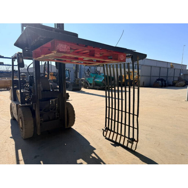 2017 Caterpillar 320F-45966019