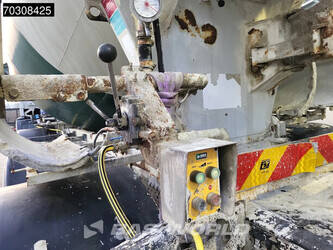 2014-mercedes-benz-arocs-3240-1431568-45966438