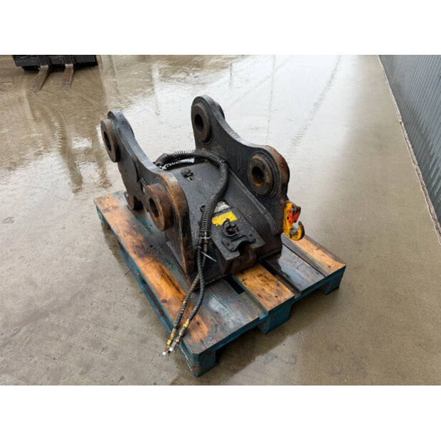 2018 Caterpillar 330D-45967150