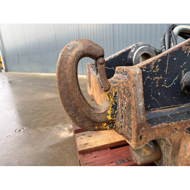 2010 OilQuick OQ80-45967364