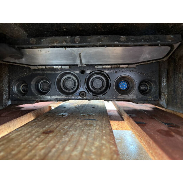 2010 OilQuick OQ80-45967375