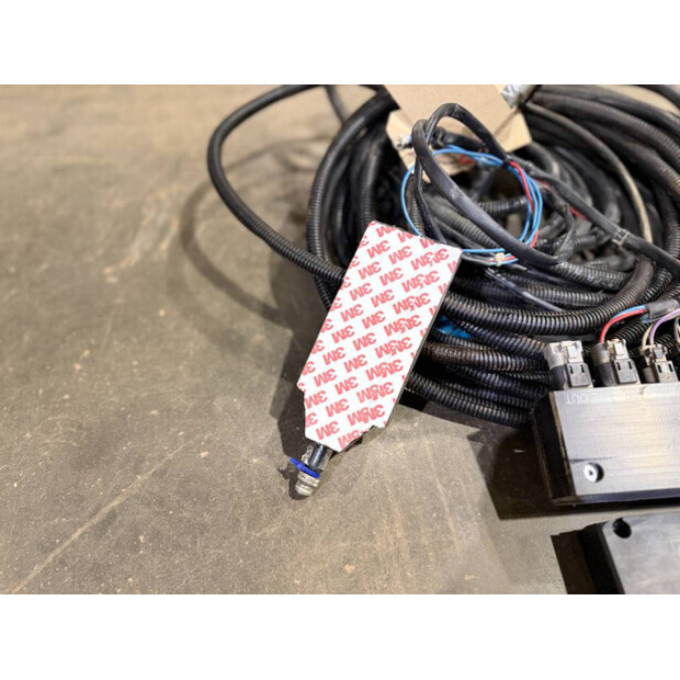 2010 OilQuick OQ80-45967378