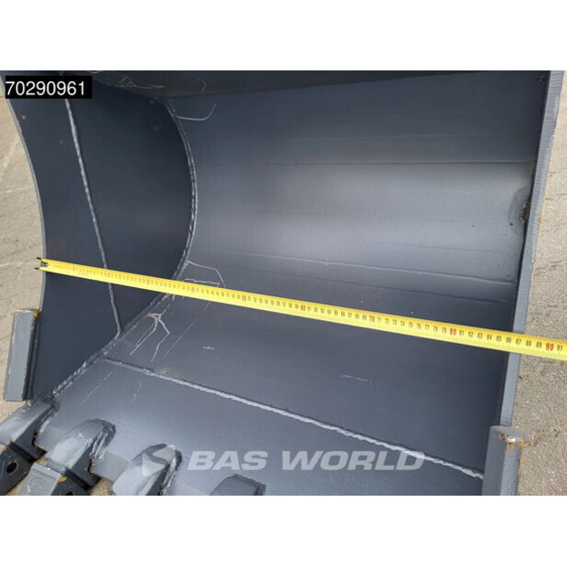 2025 ستريك لاند OTHERS-45968025