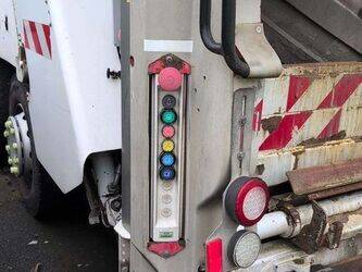 2012-mercedes-benz-2633-1431834-45983377