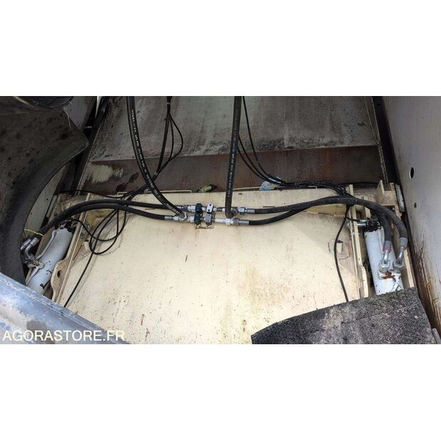 2012 مرسيدس بنز 2633-45983392