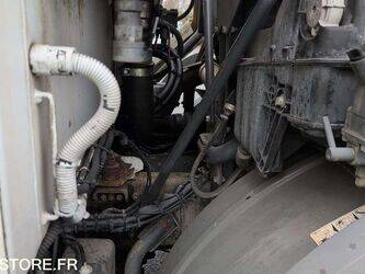 2012-mercedes-benz-2633-1431834-45983395