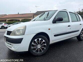 2004-renault-clio-1431842-45983436