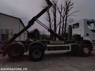 2013-renault-premium-1431860-45983678