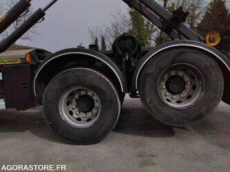 2013-renault-premium-1431860-45983679