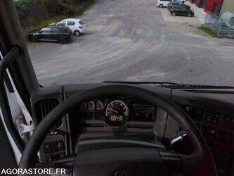 2013-renault-premium-1431860-45983681