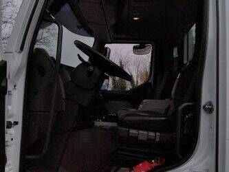 2013-renault-premium-1431860-45983695