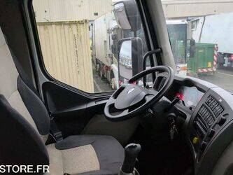 2011-renault-premium-1431863-45983715