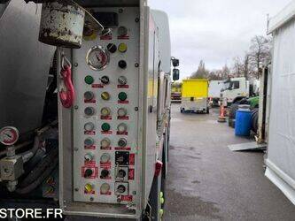 2011-renault-premium-1431863-45983727