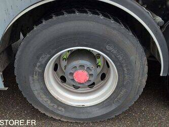 2011-renault-premium-1431863-45983729