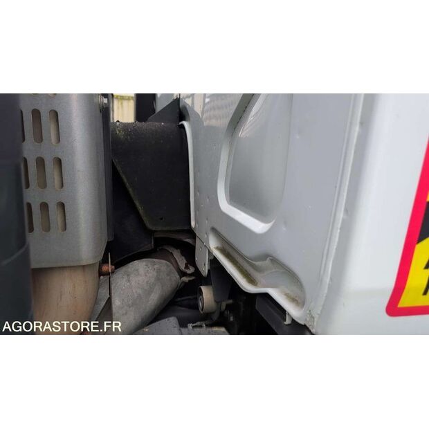 2011 Renault PREMIUM-45983734