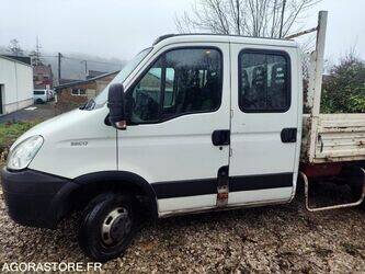 2011-iveco-35c17-45983821