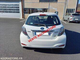 2013-toyota-yaris-1431888-45984003