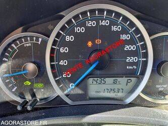 2013-toyota-yaris-1431888-45984013