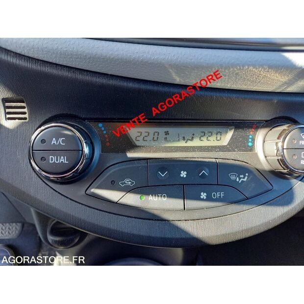 2013 تويوتا Yaris-45984014