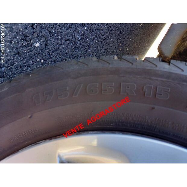 2013 تويوتا Yaris-45984017