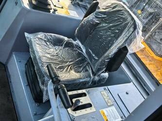 2025-caterpillar-d6g-45984151