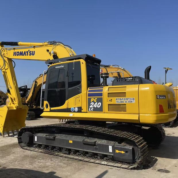 2024 Komatsu PC240-45984225