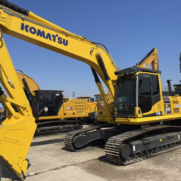 2024 Komatsu PC240-45984226