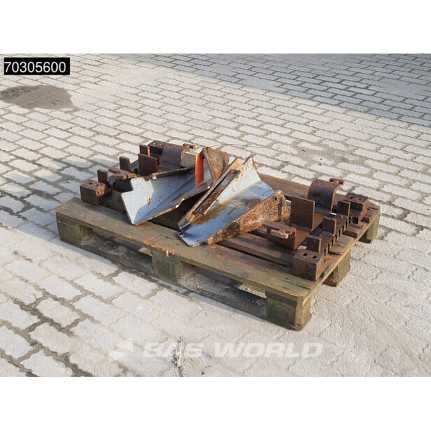 2011 Hitachi ZX470LCH-3-45984810