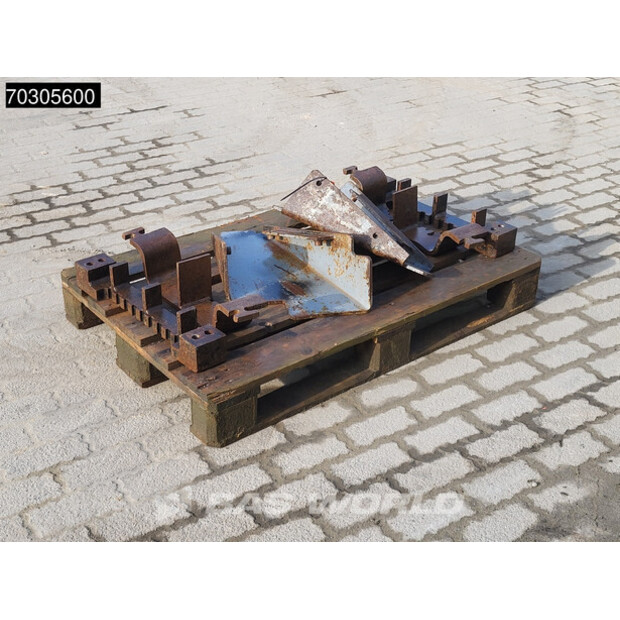 2011 Hitachi ZX470LCH-3-45984813