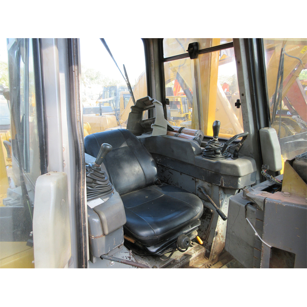 2025 Komatsu D155A-3-45985676