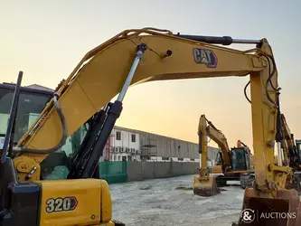 2021-caterpillar-320-1396070-45985755