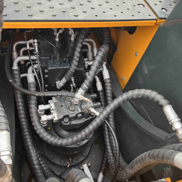 2022 Hyundai R220-9S-45987172