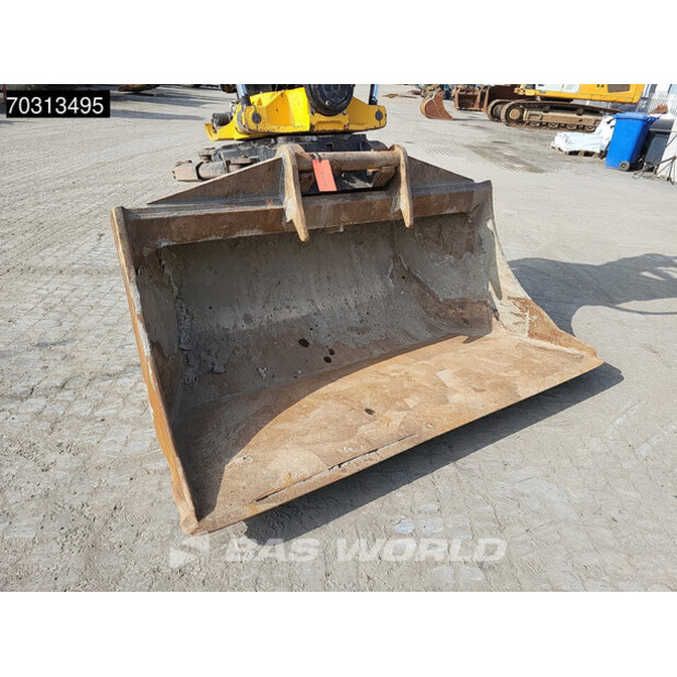 2018 ليبهير R936LC-45989021