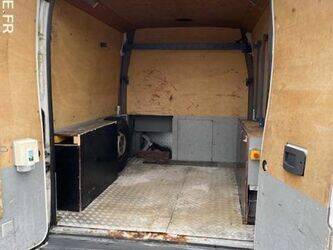 2010-peugeot-boxer-1432141-46004463