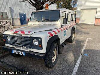 صورة ل 2000 لاند روفر Defender