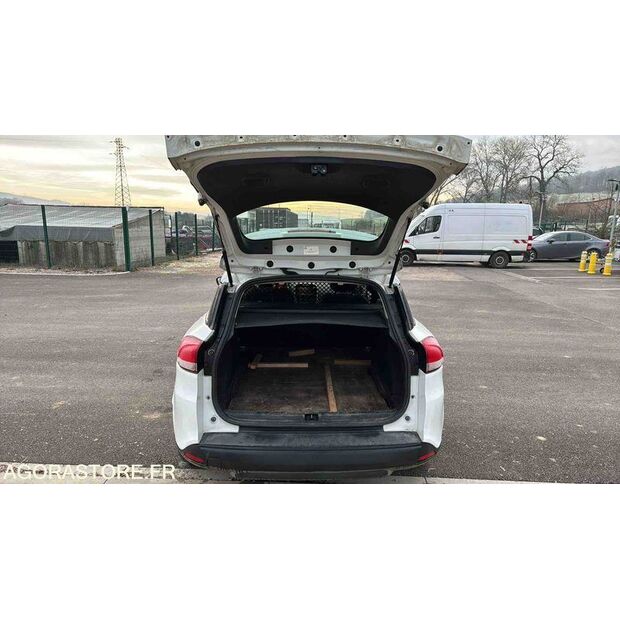 2013 Renault Clio-46004794