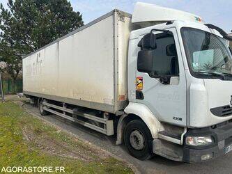 صورة ل شاحنات 2010 رينو Midlum