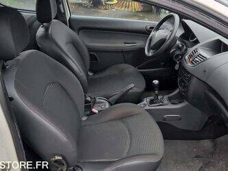 2010-peugeot-206-1432173-46004955