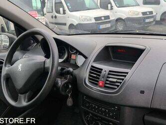 2010-peugeot-206-1432173-46004959