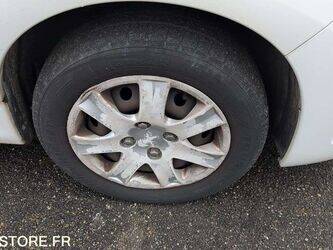 2010-peugeot-206-1432173-46004962